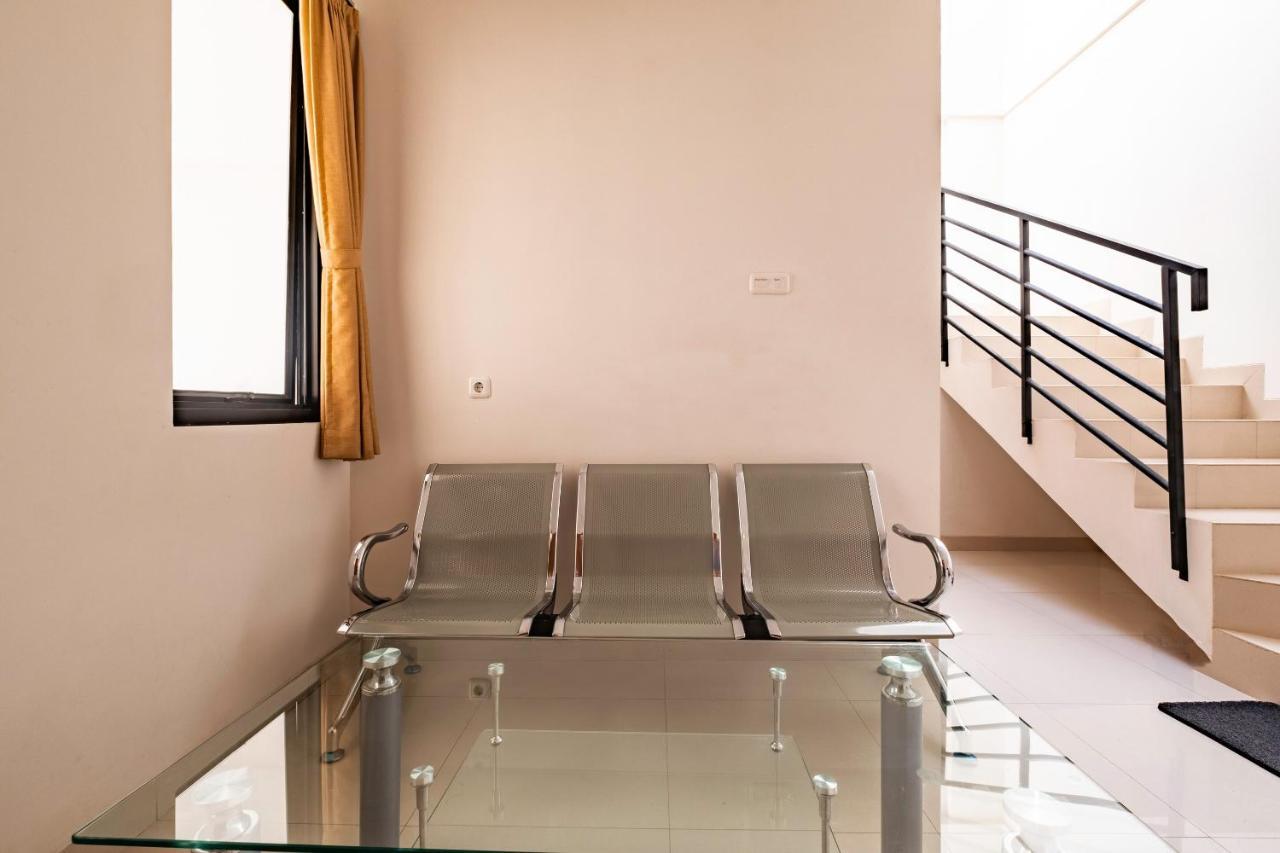 Oyo Life 2673 Rosewood Residence การาวัง ภายนอก รูปภาพ