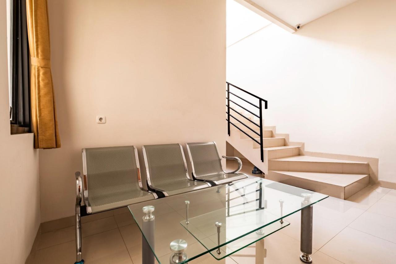 Oyo Life 2673 Rosewood Residence การาวัง ภายนอก รูปภาพ