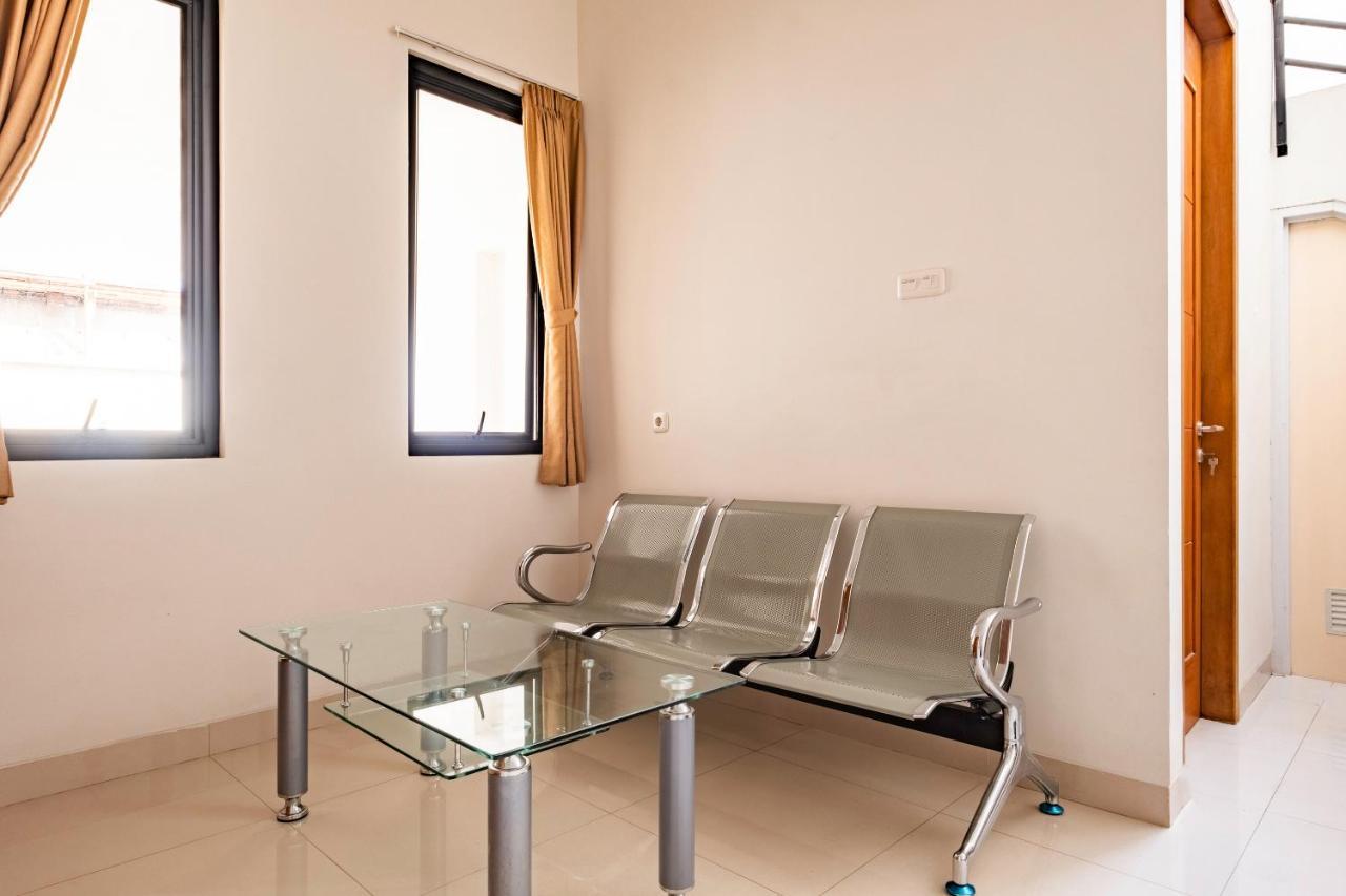 Oyo Life 2673 Rosewood Residence การาวัง ภายนอก รูปภาพ